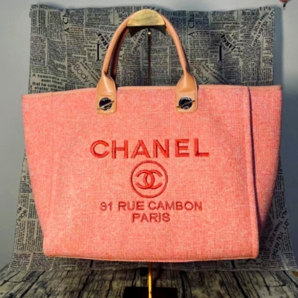 CHANEL Handbags - 🎀CHANEL Bag Woven Straw Raffia Medium Deauville Tote Pink